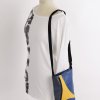 schoudertasje uit tassen serie Maui van designer Krista van Dijk met lange schouderband.jpg