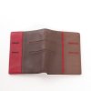 bruine leren portemonnee met felrood leer designer Krista van Dijk.jpg