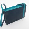 IMG_8819 Finland 2 donkerblauw-turquoise krista kristas lange verstelbare schouder band A4 rund tas leer exclusief luxe cadeau.jpg