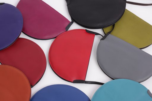 Leren tasje kluren rood fuchsia grijs groeen blauw turquoise paars.JPG