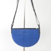 rond leren tasje crossbody met verstelbare schouderband blauw leer Kristas Peru tas.jpg