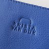 blauw leer detail Krista van Dijk logo luxe leren schoudertas model Peru.jpg
