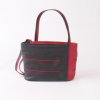 leren schoudertas zwart-felrood-paarse lijntjes design leren tas Helsinki medium van Kristas tassen.jpg