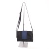 crossbodytas van zwart leer met blauw frontje van Kristas - model France medium.jpg