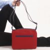 damestas felrood crossbody met zwart leer.jpg