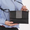 leren crossbody tas zwart met grijs leer cadeau moederdag.jpg