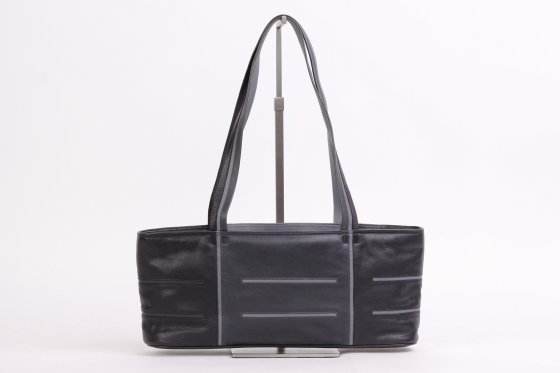 Dutch leather design handbag black dark grey with strips from bagdesigner Krista van Dijk model Hels