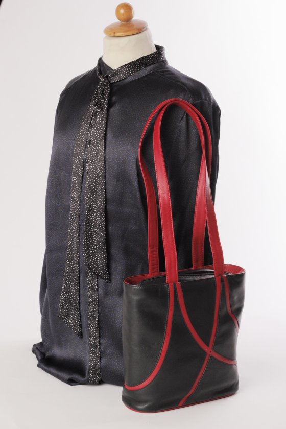 zwarte leren dames tas met felrode strepen.jpg
