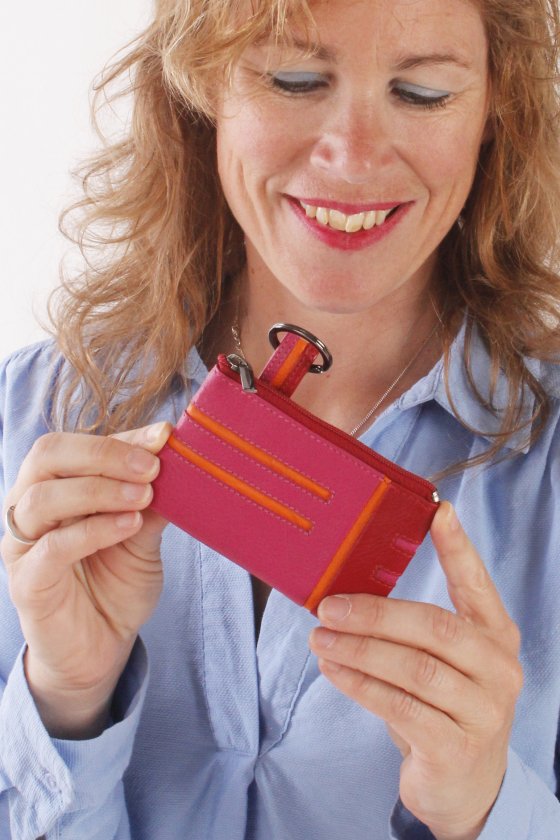 cadeau leren hoesje felrood roze oranje leer .jpg