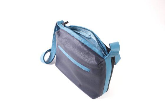 Leuke leren schoudertas zwart donkerblauw turquoise leer met rits en verstelbare schouderband.jpg